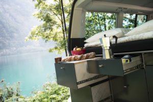 VW Camper mieten Schweiz, Küchenzeile, Budget Camper