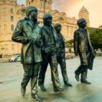 Beatles-Monument-Liverpool-mit-VW-Camper-bereisen